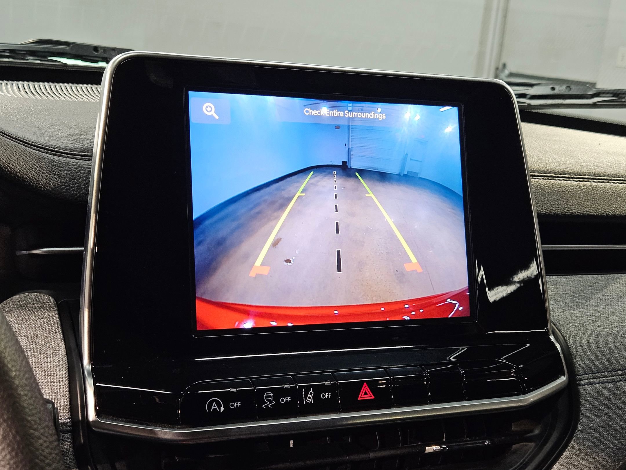 Used 2025 Jeep Compass Sport image 29