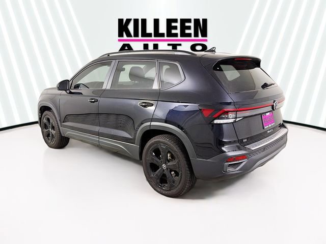 New 2025 Volkswagen Taos SE image 5