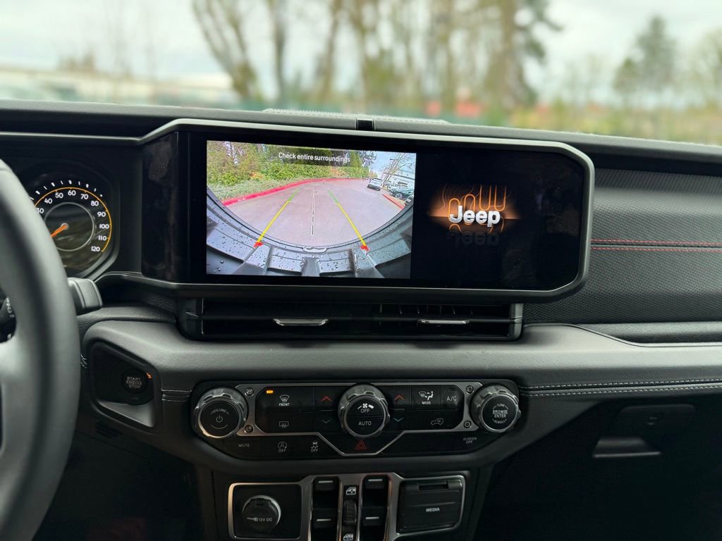 Used 2025 Jeep Wrangler Unlimited Rubicon image 37