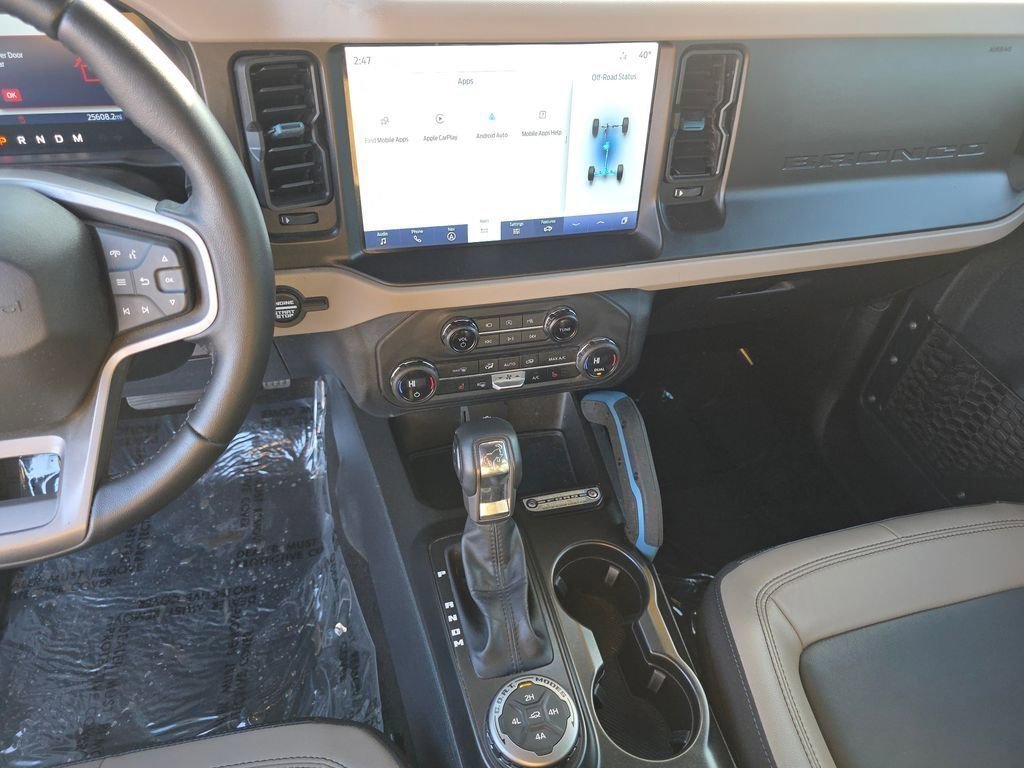 Used 2023 Ford Bronco Wildtrak image 24