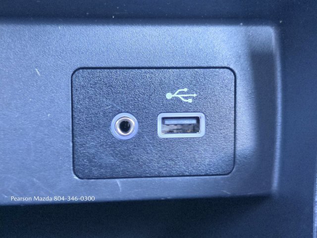 Used 2025 Nissan Versa SV w/ Trunk Package FWD image 21