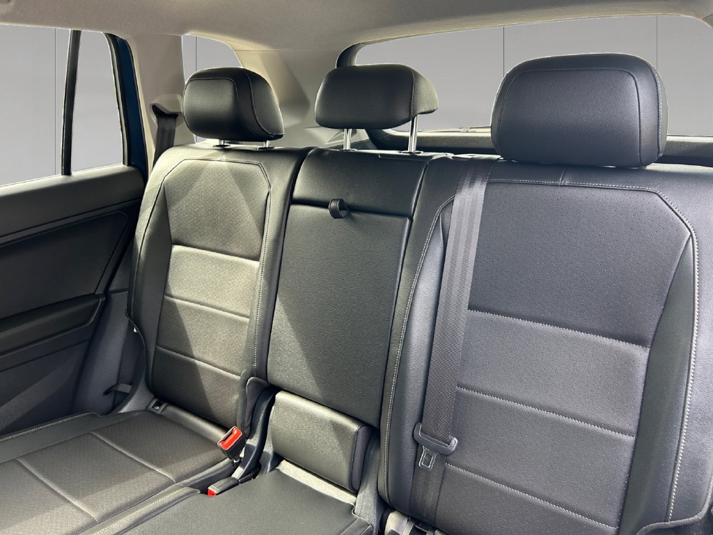 Used 2018 Volkswagen Tiguan SE AWD/4WD image 17