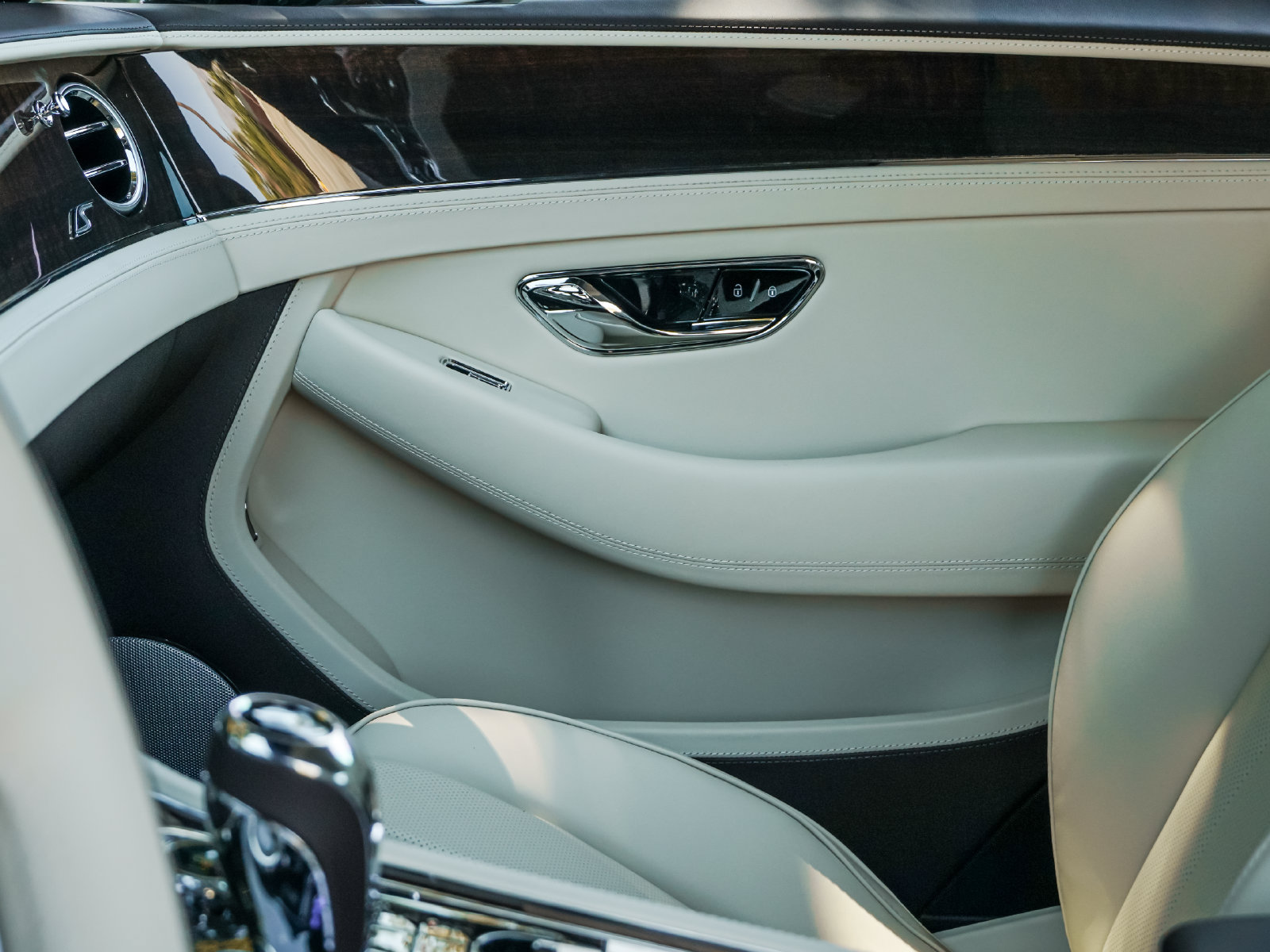 New 2026 Bentley Continental GT S AWD/4WD image 19