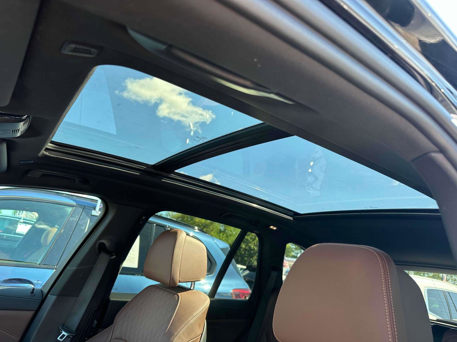 Used 2024 BMW X5 xDrive40i w/ M Sport Package image 21