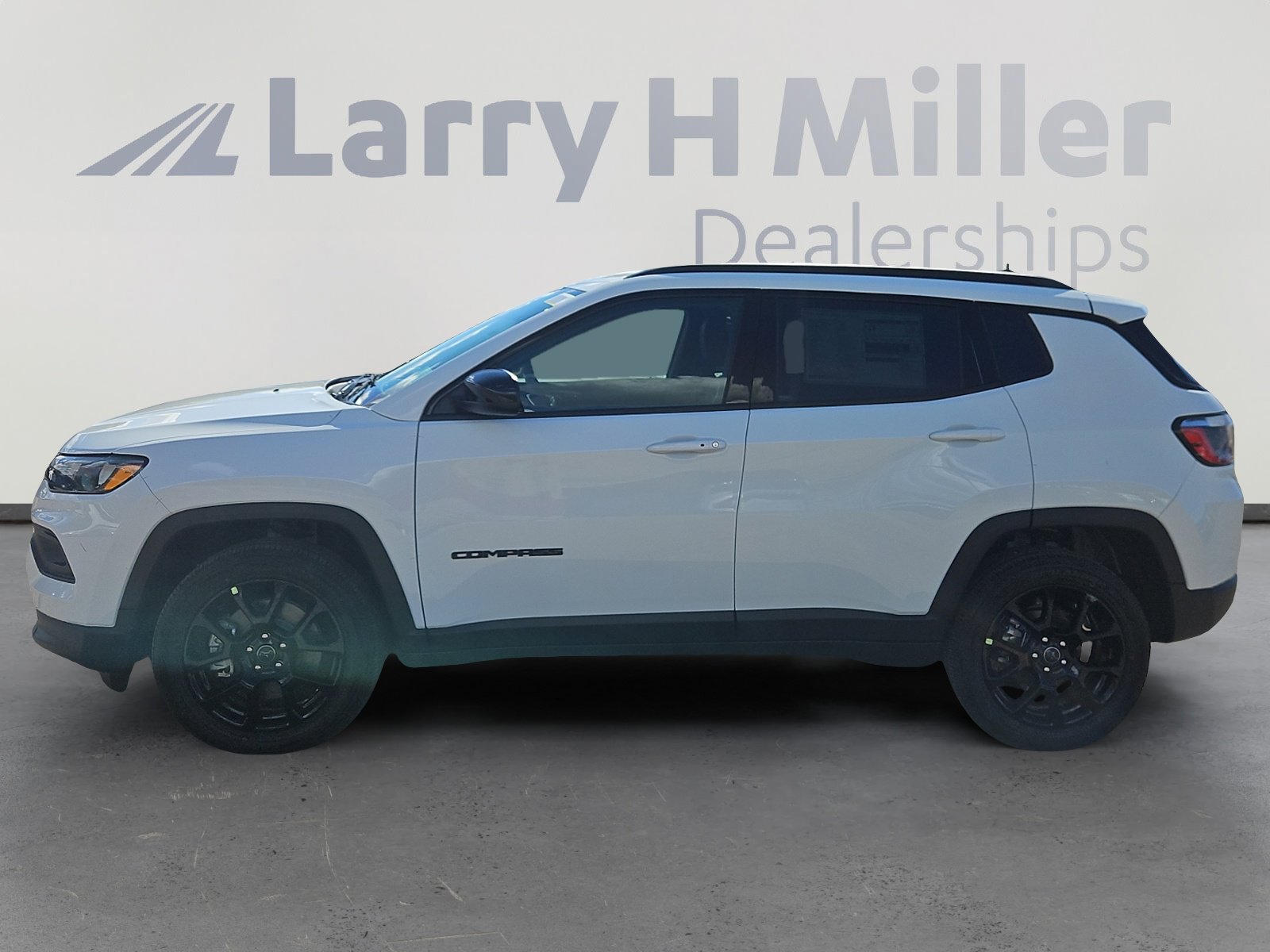 New 2026 Jeep Compass Latitude image 2