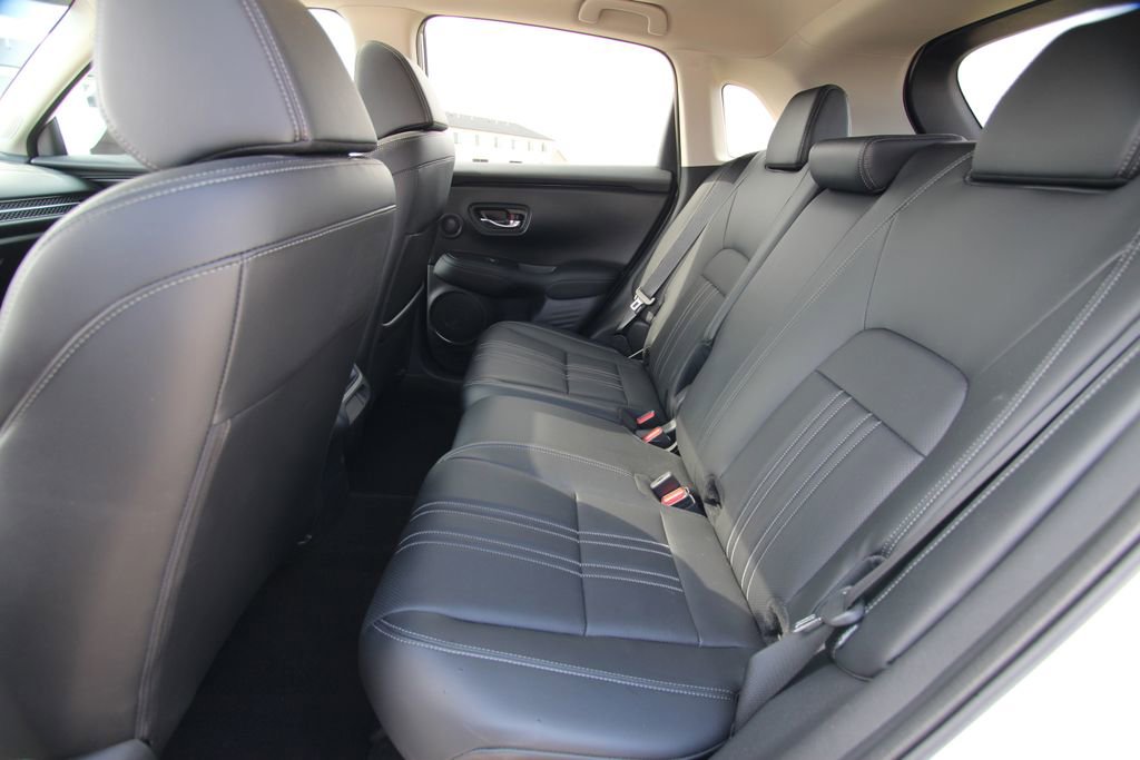 Used 2023 Honda HR-V EX-L image 7