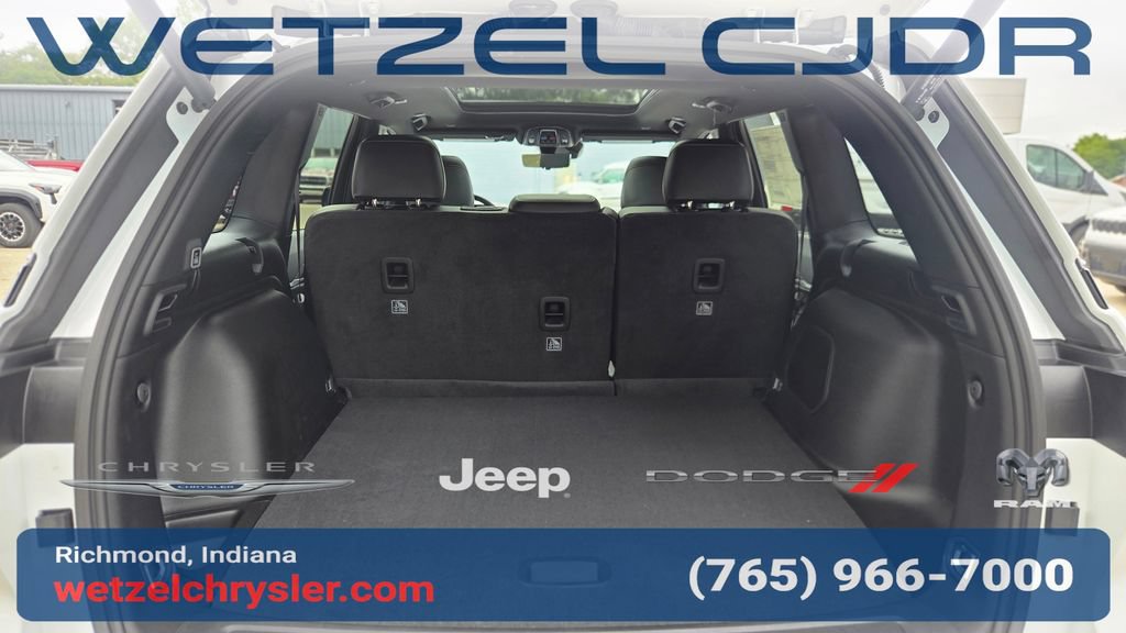 New 2026 Jeep Grand Cherokee Limited AWD/4WD image 9