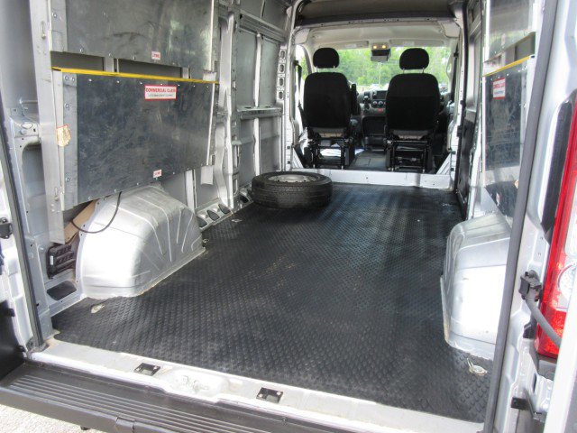 Used 2021 RAM ProMaster 2500 w/ Premium Appearance Group FWD image 16