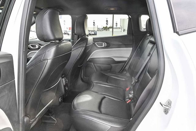 Used 2025 Jeep Compass Limited image 19
