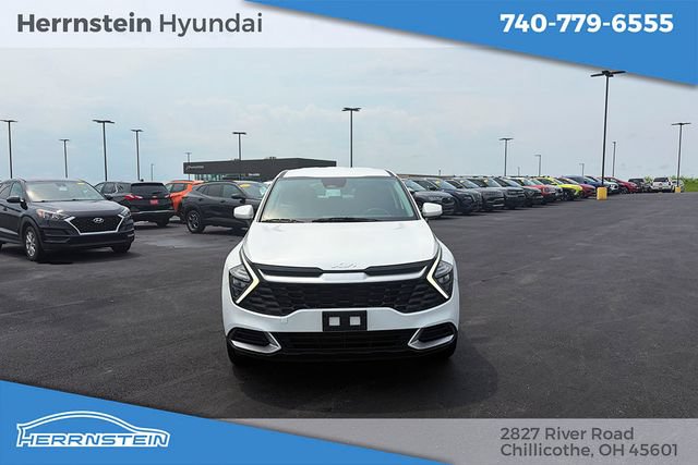 Used 2023 Kia Sportage LX AWD/4WD image 2