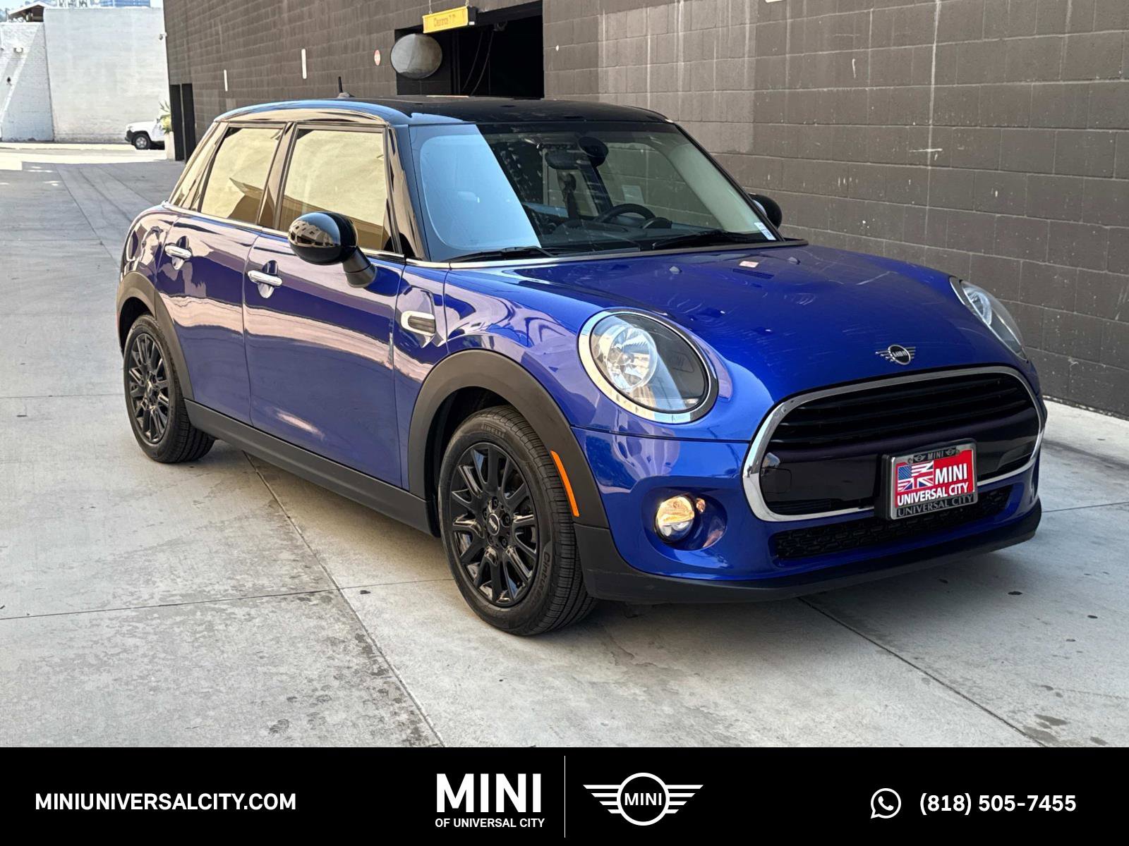 Used 2019 MINI Cooper 4-Door Hardtop w/ Signature Upholstery Package image 1
