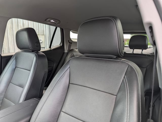 Used 2023 GMC Terrain SLT w/ Infotainment Package II AWD/4WD image 12