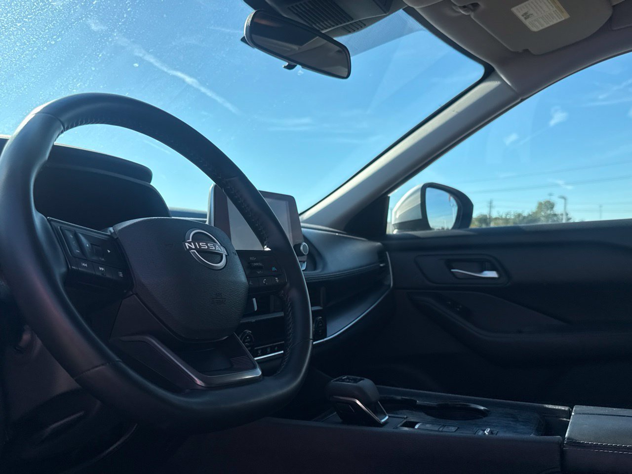 Certified 2025 Nissan Rogue SV FWD image 39