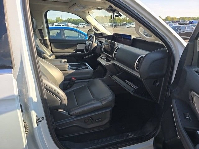 Used 2025 Ford Expedition Max Active AWD/4WD image 10