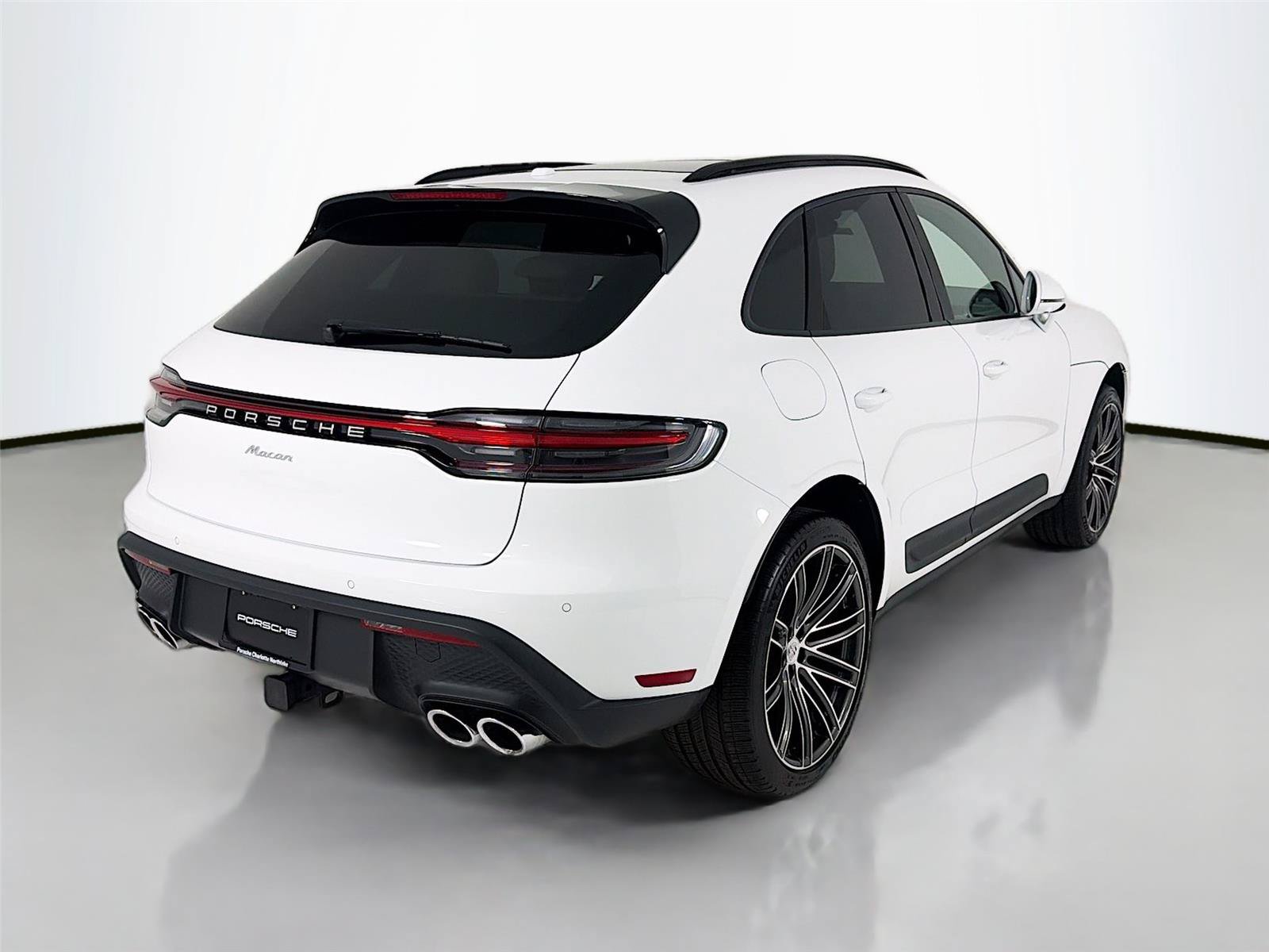 Certified 2026 Porsche Macan Turbo AWD/4WD image 28