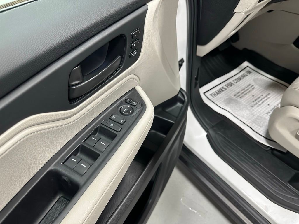 Used 2025 Honda Odyssey EX-L image 9
