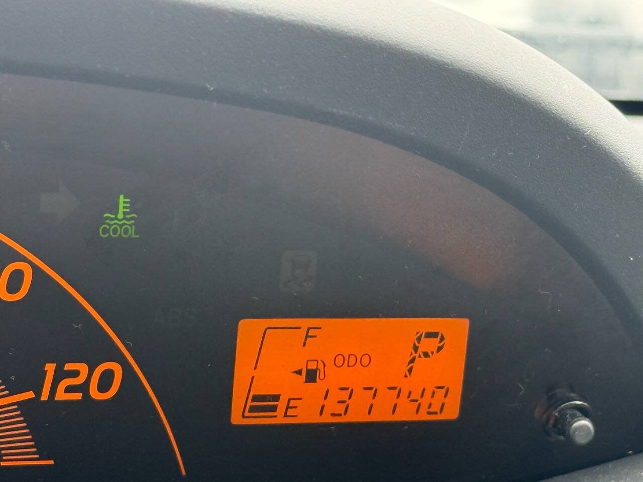Used 2010 Toyota Yaris 2-Door Hatchback FWD image 24
