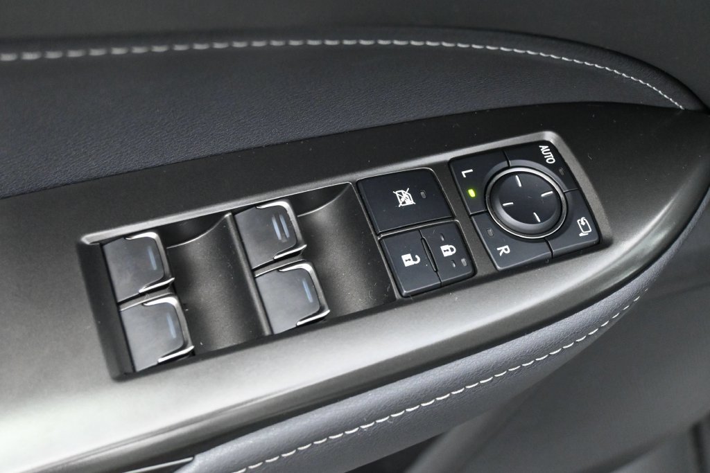 Used 2025 Lexus NX 250 FWD w/ Cold Area Package image 4