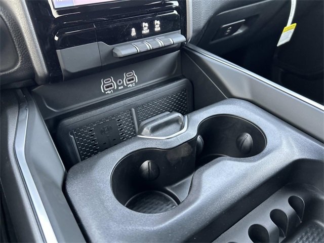 New 2026 RAM 1500 4x4 Crew Cab image 12