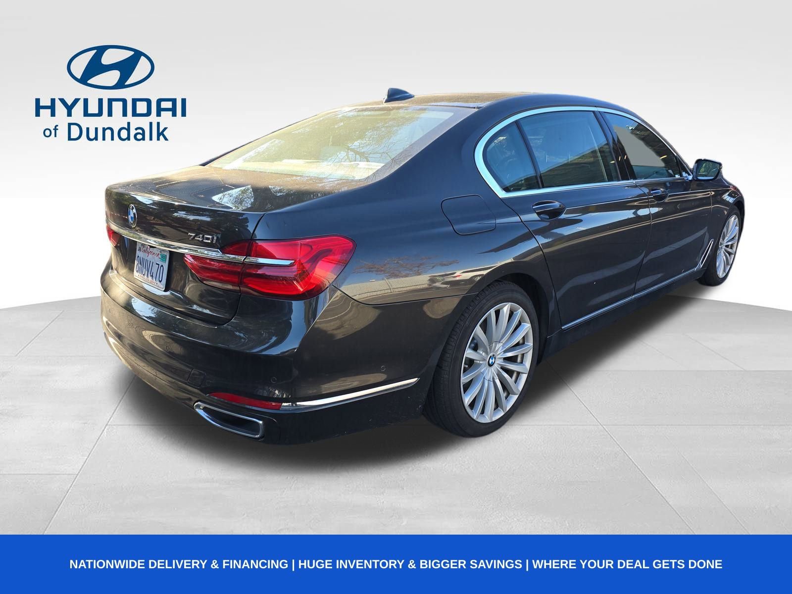 Used 2017 BMW 740i image 10