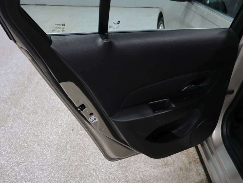Used 2016 Chevrolet Cruze Eco image 18