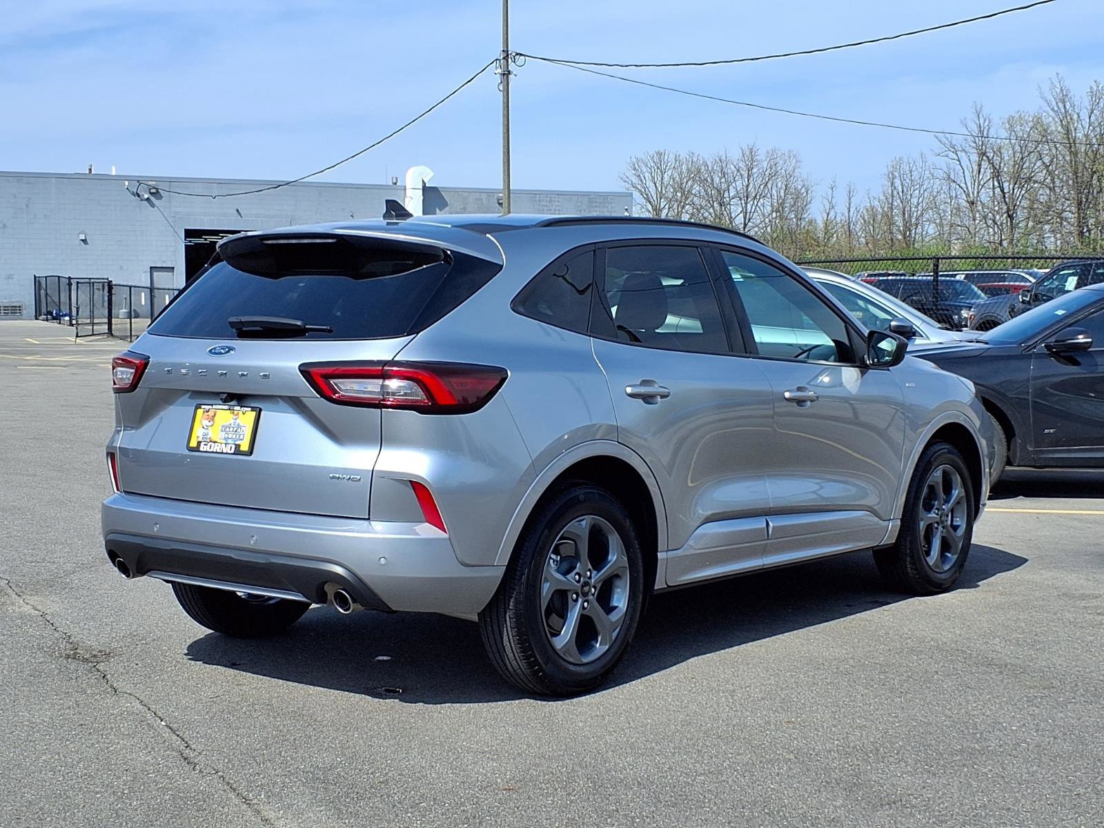 Used 2024 Ford Escape ST-Line w/ Tech Pack #1 AWD/4WD image 2