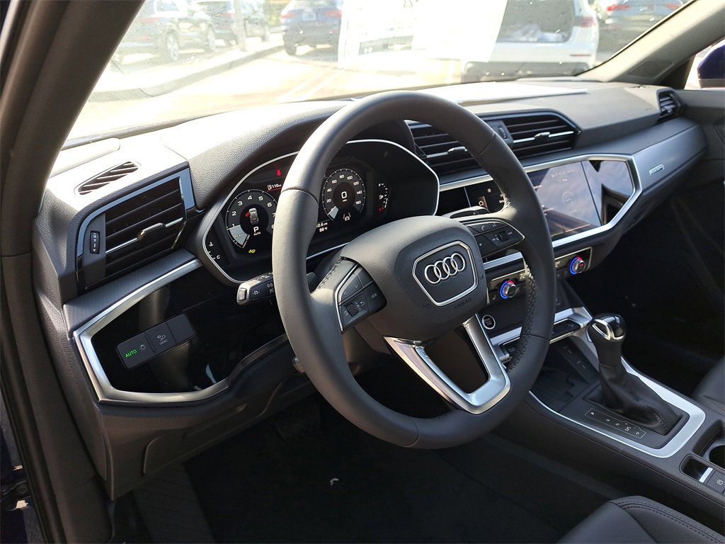 New 2025 Audi Q3 2.0T Premium image 7