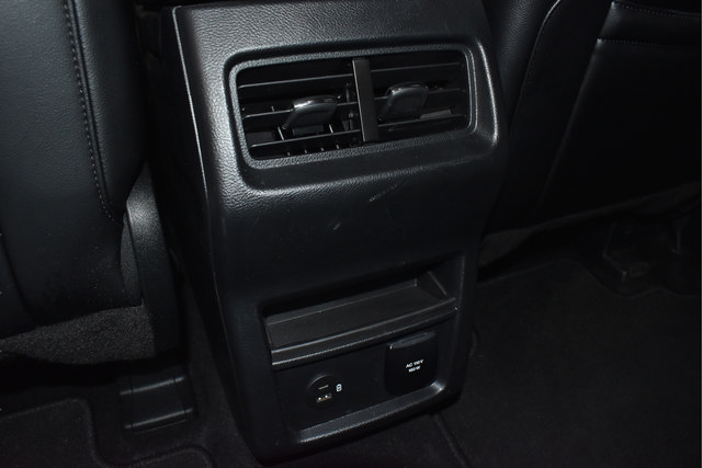 Used 2022 Ford Edge Titanium AWD/4WD image 24