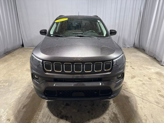 Used 2022 Jeep Compass Latitude w/ Sun and Sound Group AWD/4WD image 2