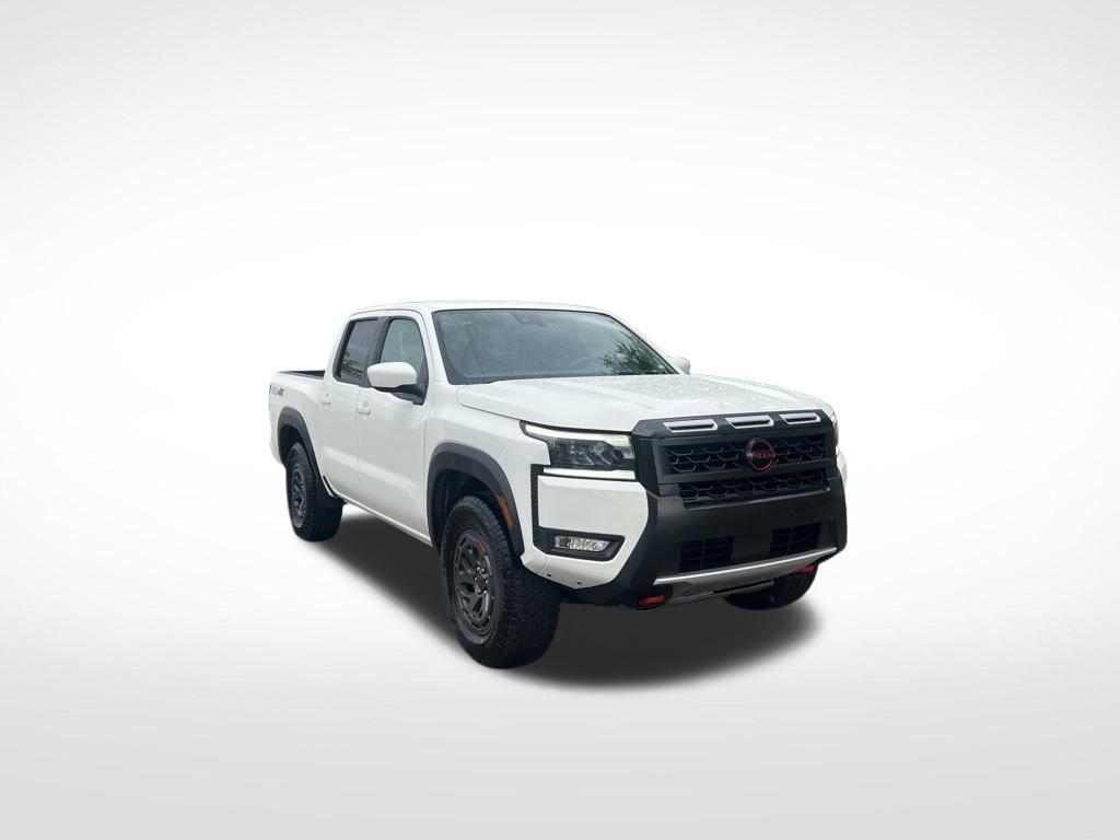 Used 2026 Nissan Frontier PRO-4X AWD/4WD image 2