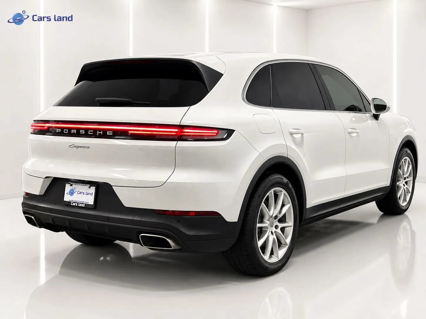 Used 2024 Porsche Cayenne S AWD/4WD image 3