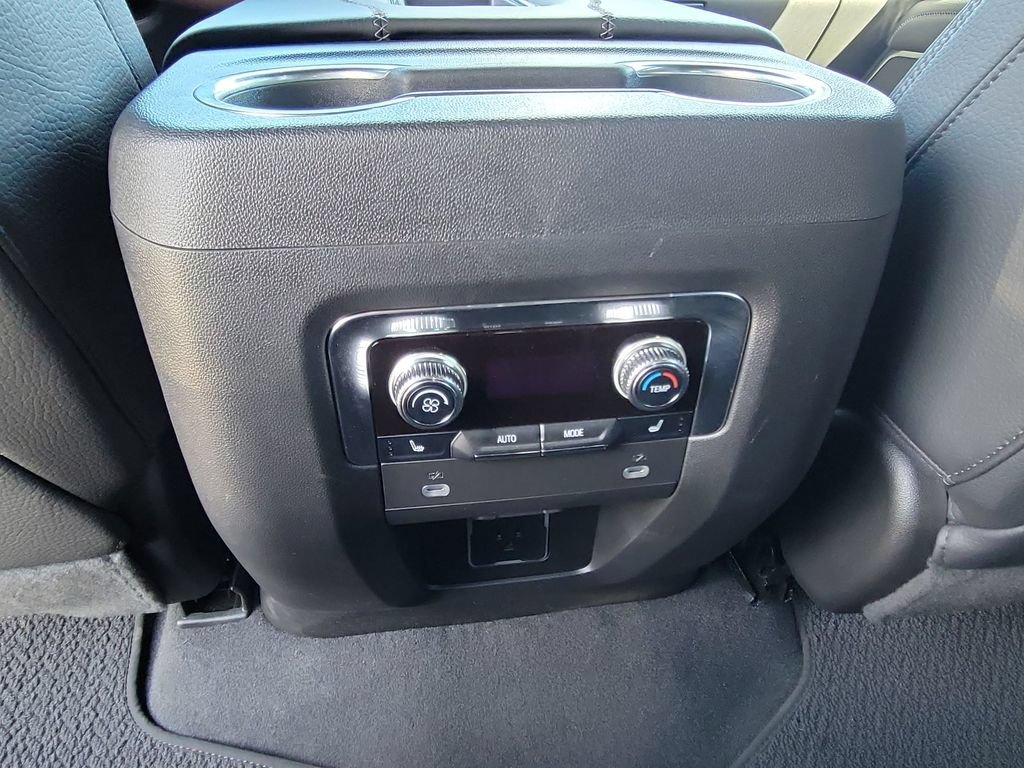 Used 2023 GMC Yukon Denali AWD/4WD image 22