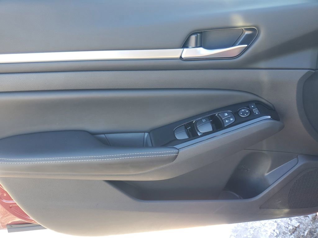 Used 2024 Nissan Altima 2.5 SL image 9