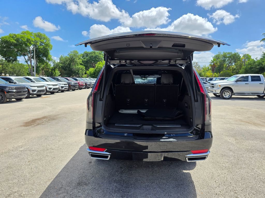 Used 2022 Cadillac Escalade ESV Premium Luxury image 45
