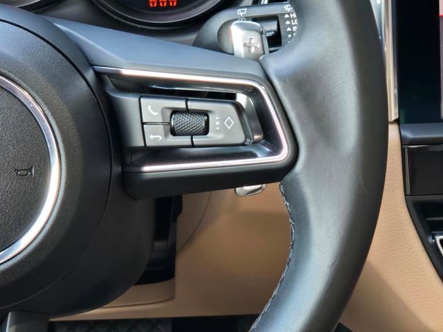 Used 2025 Porsche Macan image 17