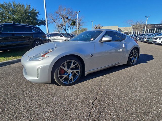 Used 2017 Nissan 370Z w/ Sport Package image 6
