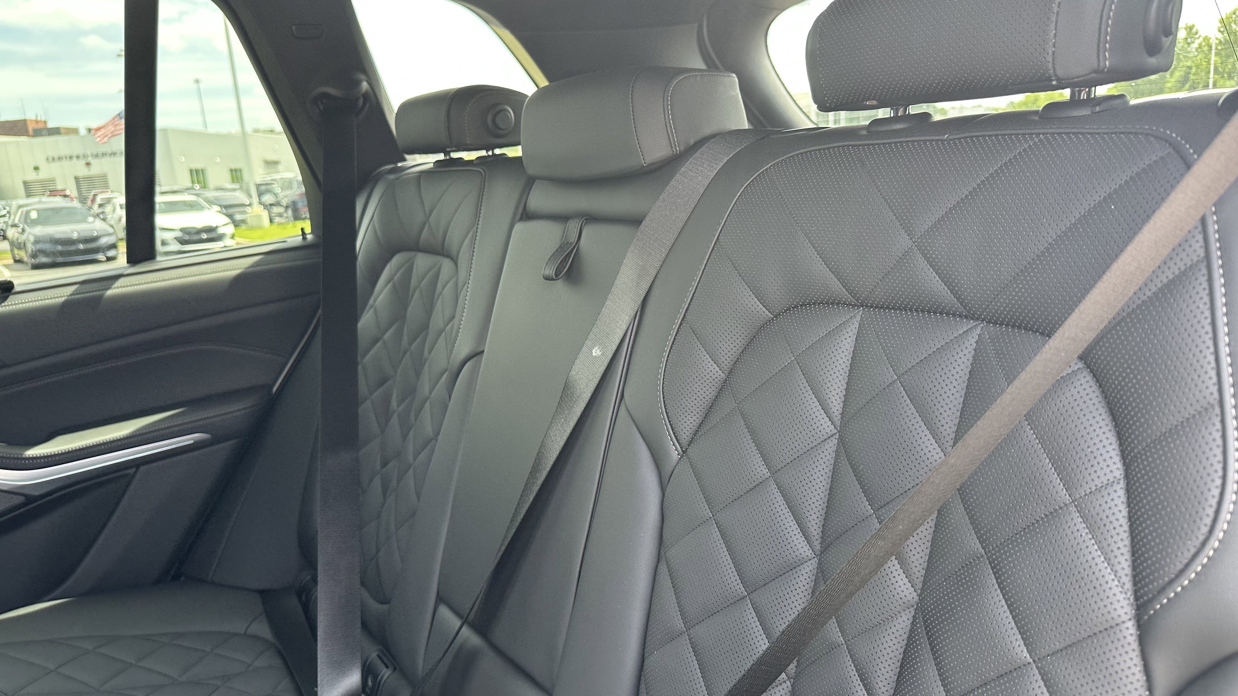 Used 2025 BMW X5 M60i AWD/4WD image 32