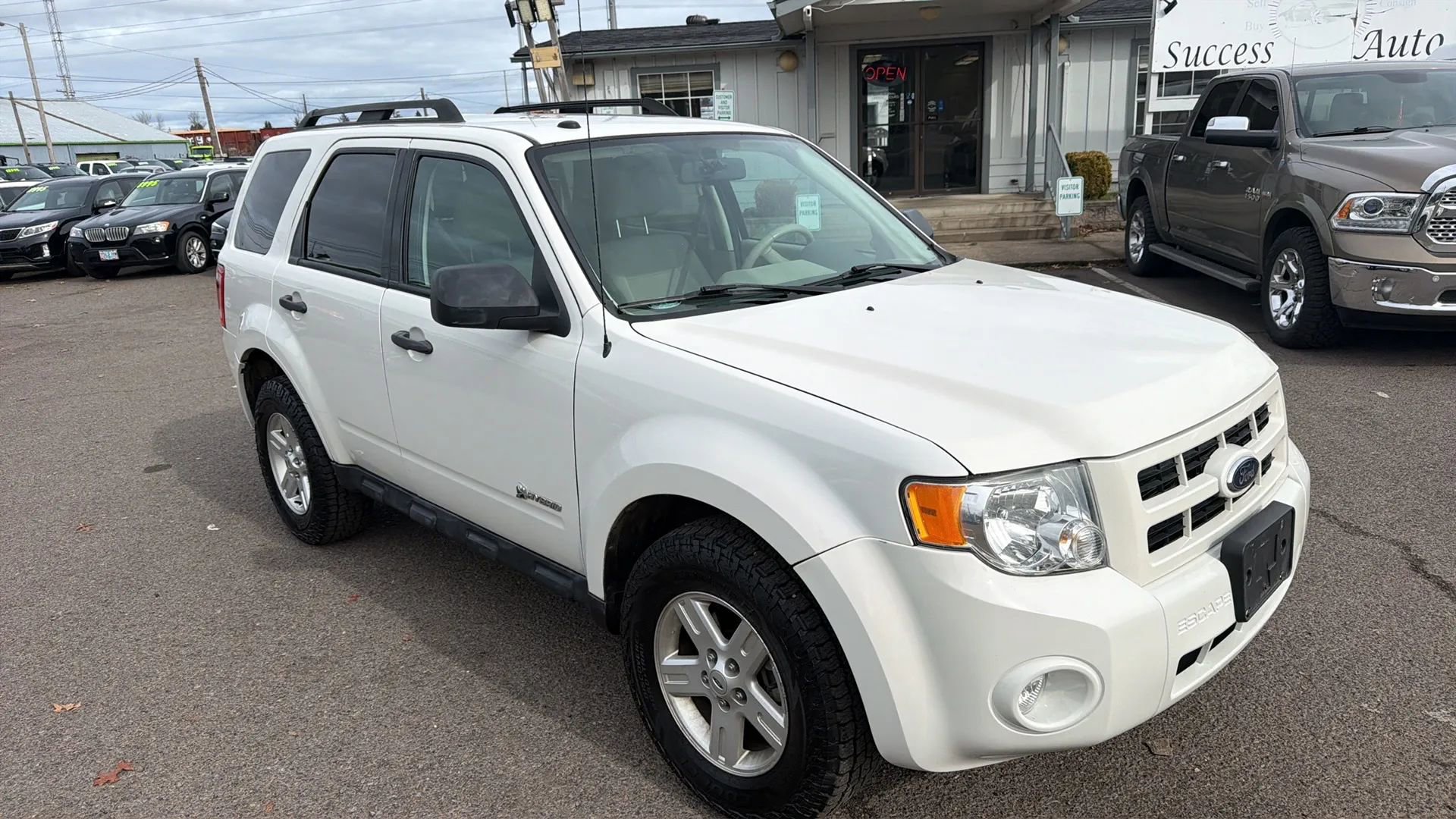 Used 2010 Ford Escape Limited AWD/4WD image 2