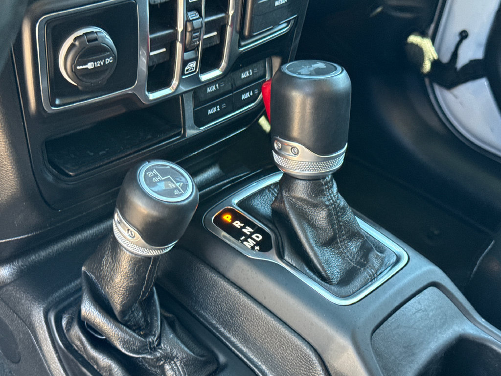 Used 2022 Jeep Wrangler Unlimited Sahara AWD/4WD image 26