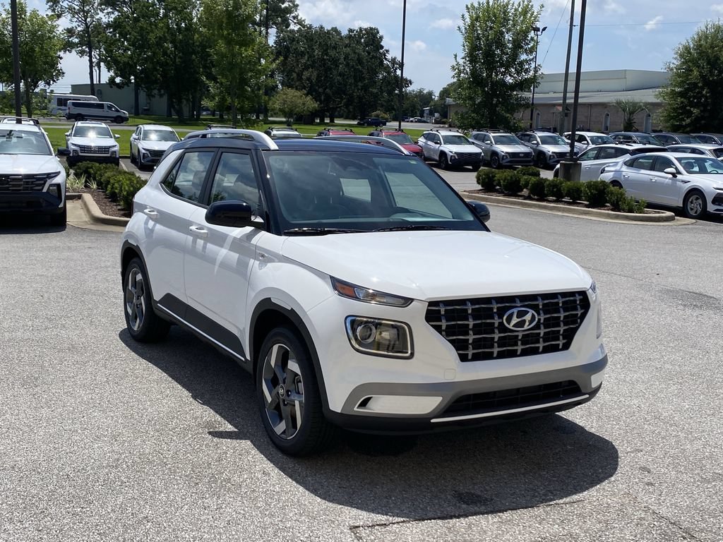 New 2026 Hyundai Venue SEL FWD image 2