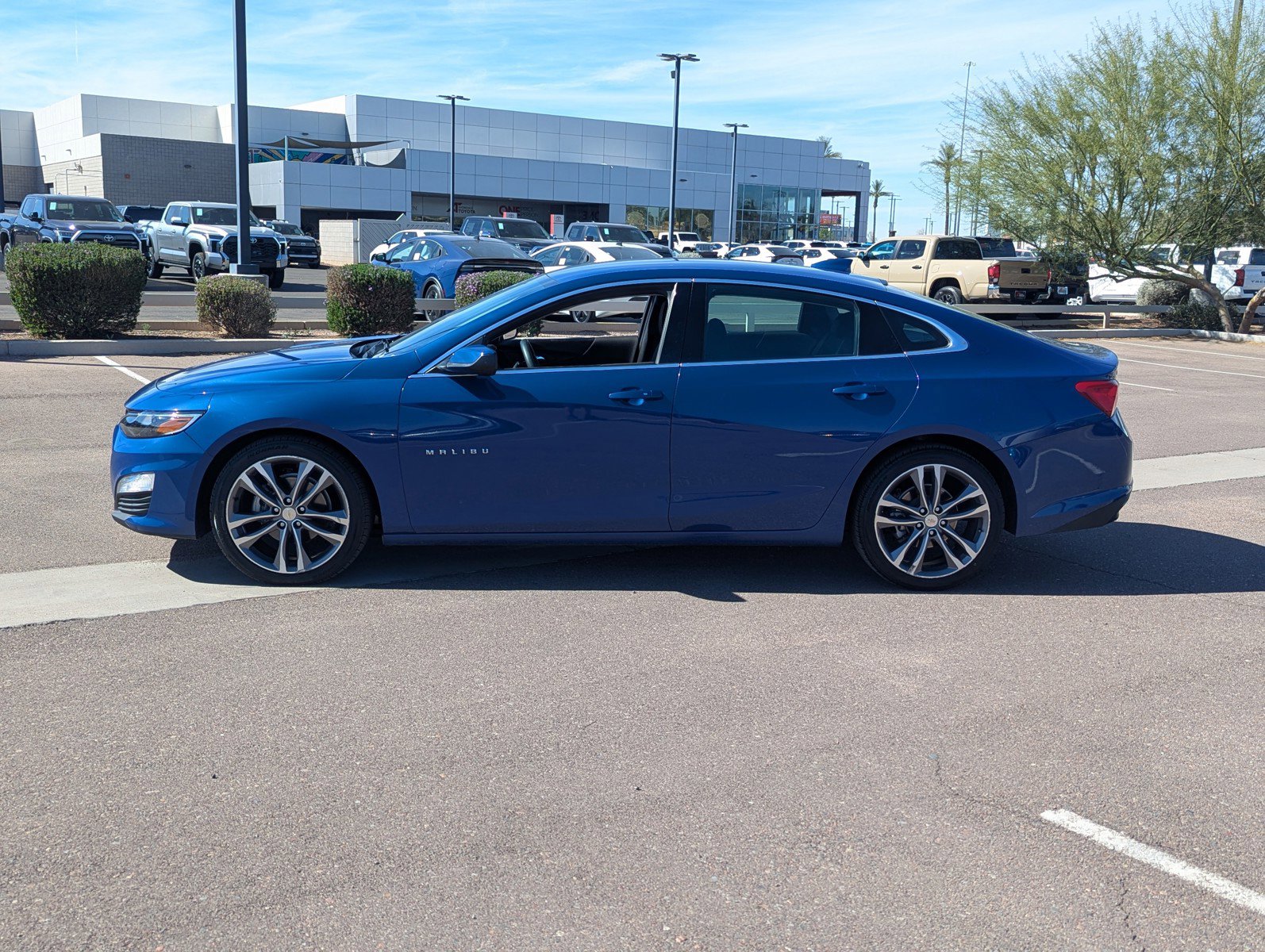 Certified 2023 Chevrolet Malibu LT image 2