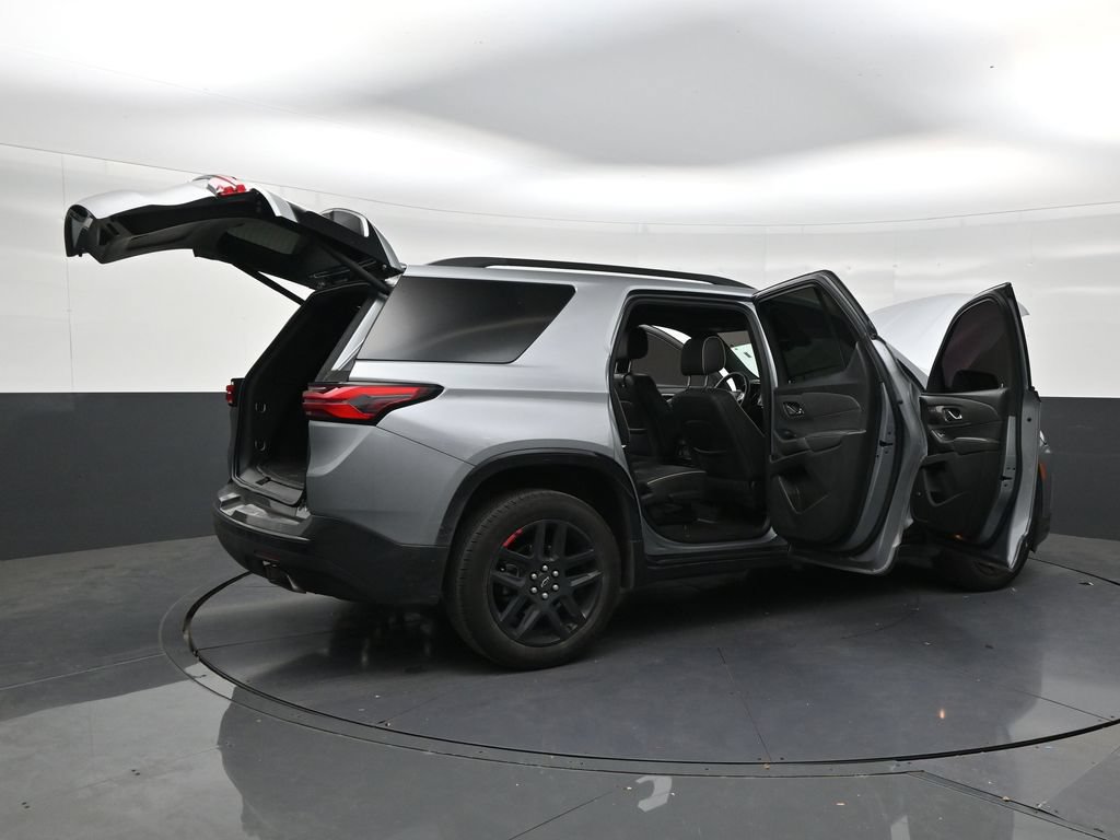 Used 2023 Chevrolet Traverse Premier w/ Redline Edition FWD image 27