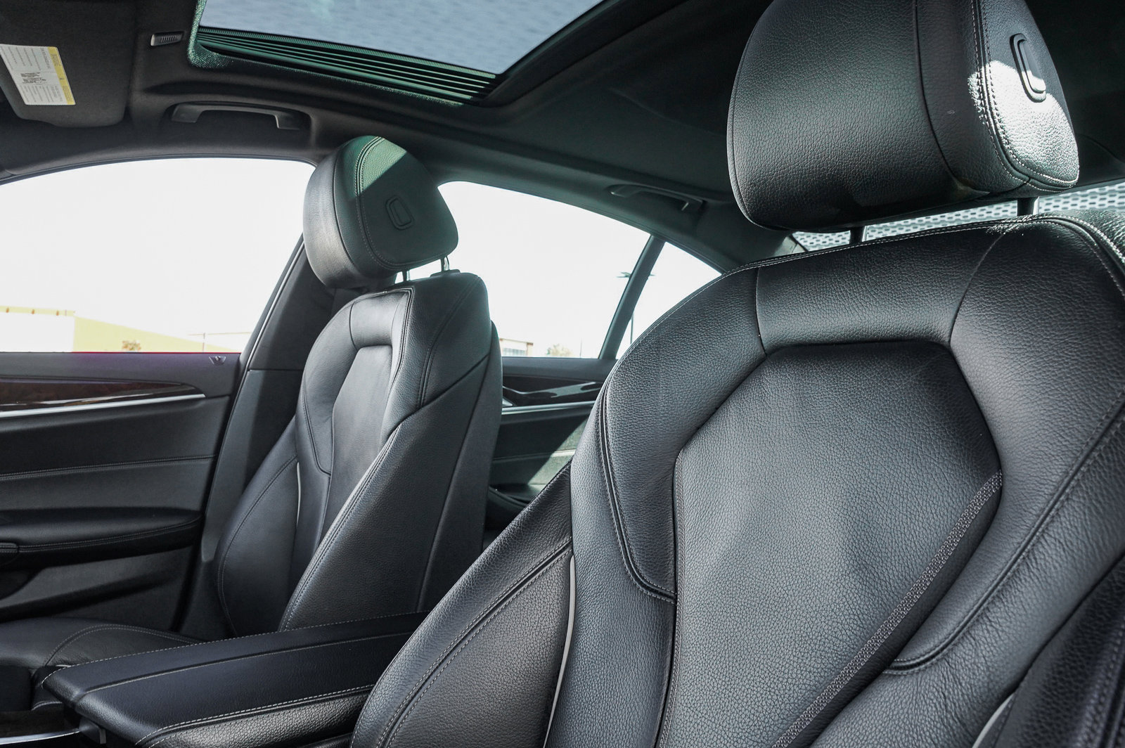 Used 2019 BMW 540i xDrive w/ Premium Package image 10