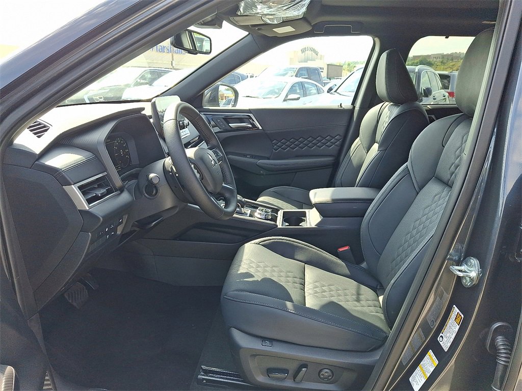 New 2025 Mitsubishi Outlander SEL Black Edition image 6