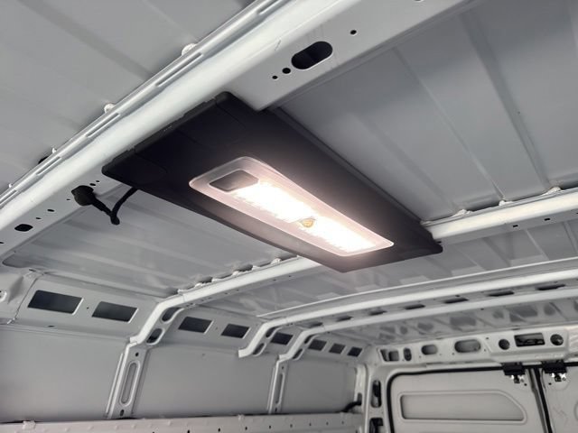 Used 2025 RAM ProMaster 2500 w/ Convenience Group FWD image 9