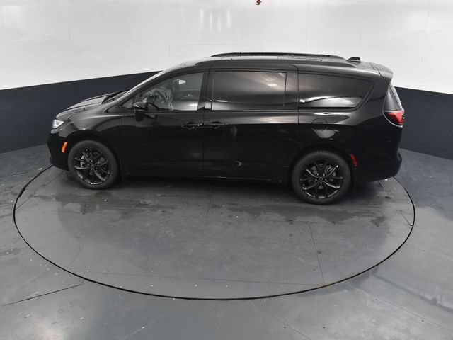 New 2026 Chrysler Pacifica Limited w/ S Appearance Package AWD/4WD image 38