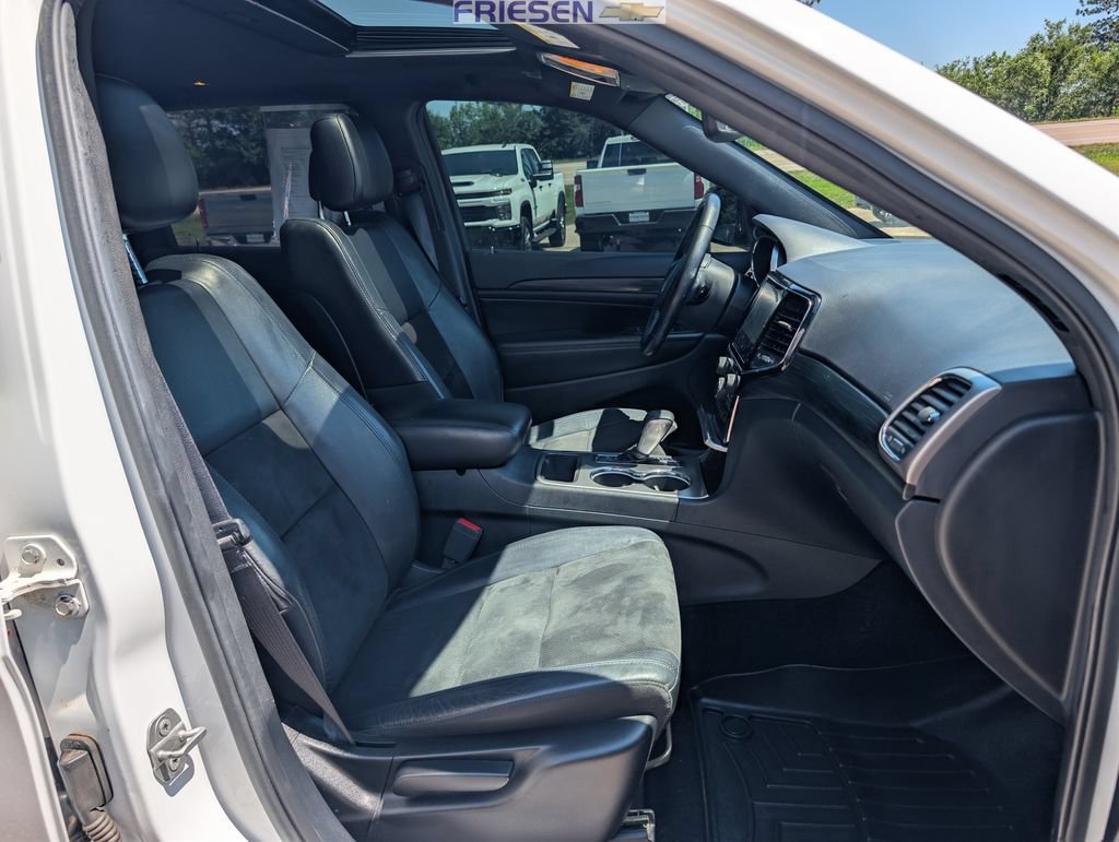 Used 2019 Jeep Grand Cherokee Altitude AWD/4WD image 28
