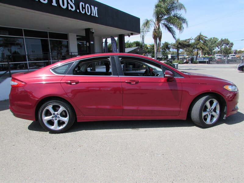 Used 2014 Ford Fusion SE FWD image 8