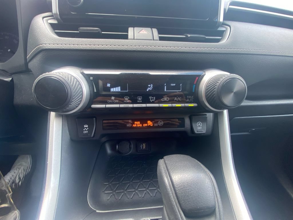 Used 2024 Toyota RAV4 LE AWD/4WD image 23