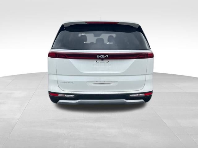 Used 2024 Kia Carnival LX FWD image 8